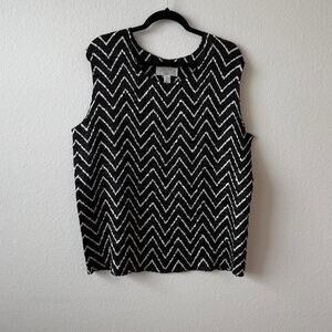 Black and white chevron top